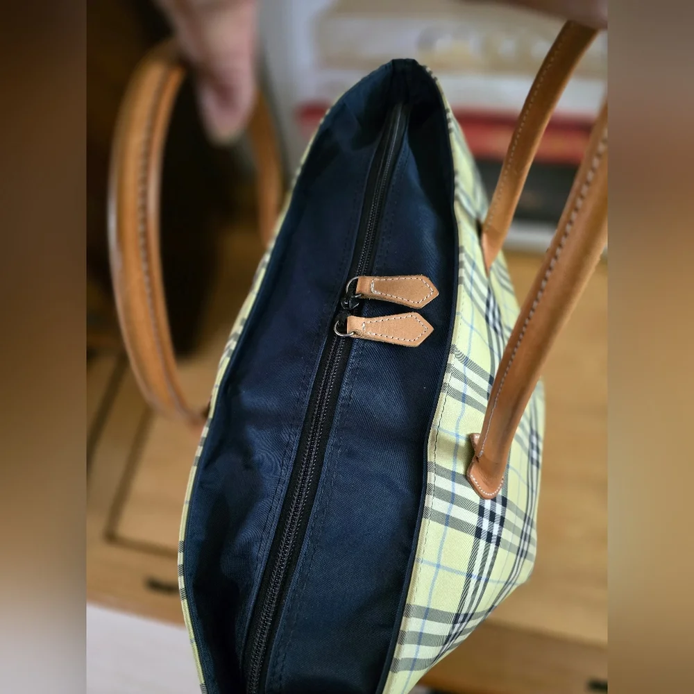 Burberrys Euc Nova Check Tote - Picture 10 of 11